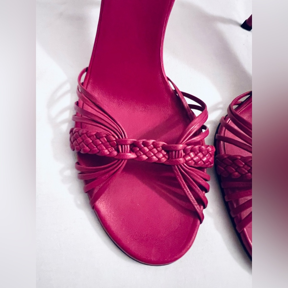 (NEW) Gucci Pink Bamboo Heels Sandals, 5.5B - Picture 2 of 10